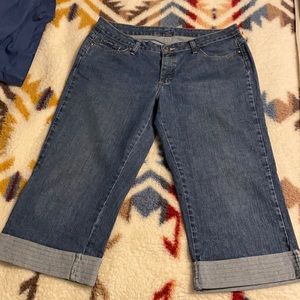 Lee  jean capris. EUC. Summer is coming!